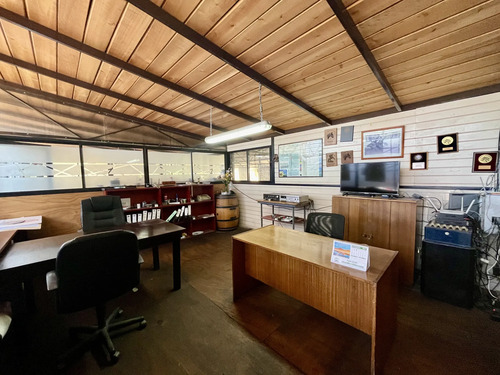 Oficina Interior Para Servicios Buin