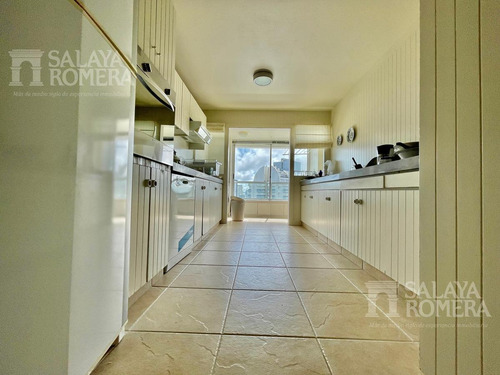 Imagen 6 de 18 de Venta 3 Dormitorios Dependencia Playa Brava, Primera Linea. Oportunidad! Ref4914289