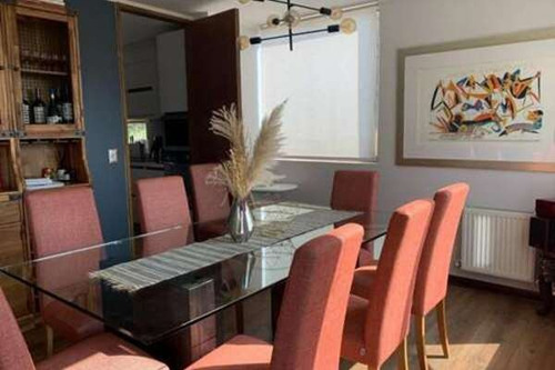 Espléndida Propiedad Con Amplio Jardín Privado.
