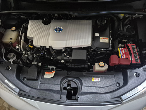 Toyota Prius 1.8 Premium Cvt