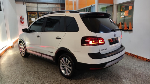 Imagen 4 de 10 de Volkswagen Suran 2019 1.6 Track
