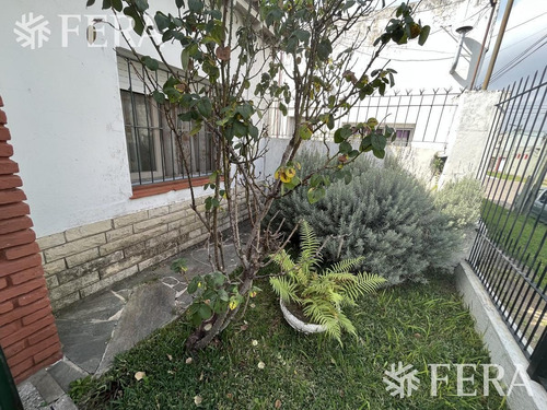 Imagen 3 de 20 de Venta Casa 3 Ambientes Con Jardín, Cochera Y Patio En Quilmes Oeste (29750)