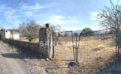 Las Huertas: Terrenos Con Magnifica Ubicacion A Pie De Camino.