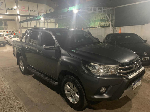 Imagen 2 de 5 de Toyota Hilux 2.8 Cd Srv 177cv 4x2 2016