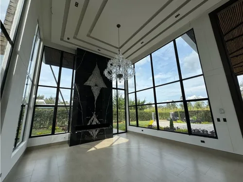Casa De Lujo En Llanogrande En Arriendo