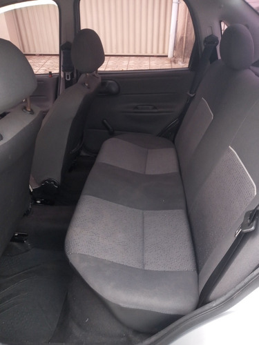 Imagem 8 de 10 de Chevrolet Classic 2014 1.0 Ls Flex Power 4p