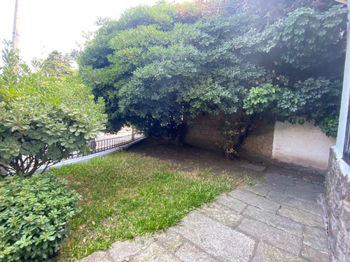 Imagen 3 de 28 de Alquiler De Espectacular Casa De Dos Pisos, En Bulevar España.