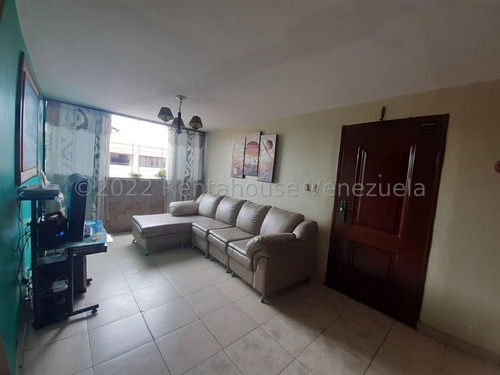 Apartamento En Venta En San Jacinto Maracay Aragua 23-878 Irrr