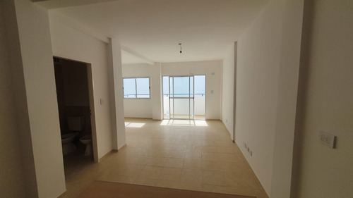 Ideal Ambiente Y Medio (podes Hacer 2 Ambientes ) Facilidades Podes Dar Tu Departamento O Terreno O Auto En Pago