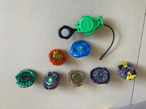 Beyblade Burst Playset Torre De Batalla Y 7 Beyblades (Usado)