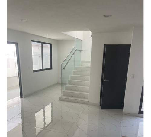 Imagen 5 de 30 de Casa Para Estrenar Sagredo 32