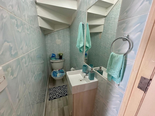 Casa En Condominio De Curauma, De 4 Dormitorios, Valparaiso