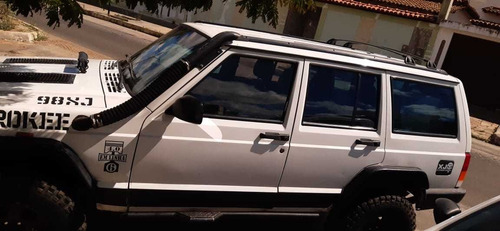 Jeep Cherokee 1998 4.0 Sport Aut. 5p