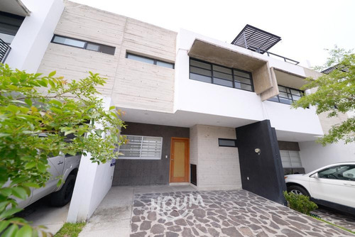 Imagen 2 de 27 de Casa En Mariano Otero, Zapopan Con 3 Recámaras, 99 M², Id: 74902