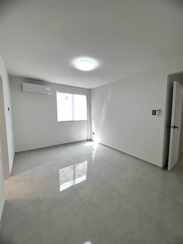 Casa Moderna Y A Estrenar En Venta En El Trigal Sur, Valencia