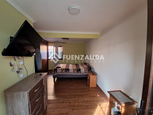Casa Remodelada En Venta De 2 Dorm. En La Reina