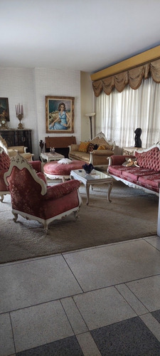 Country Club De Caracas Venta Casa En Excelente Ubicación Para Remodelar Con Muchas Virtudes