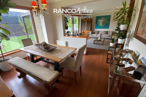 Hermosa Casa En El Venado 4d/5b Con Gran Jardín Interior
