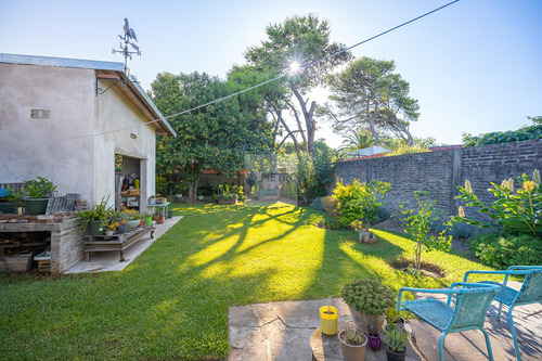 Casa Chalet En Venta 4 Ambientes Con Amplio Jardín Y Cochera San Isidro La Calabria