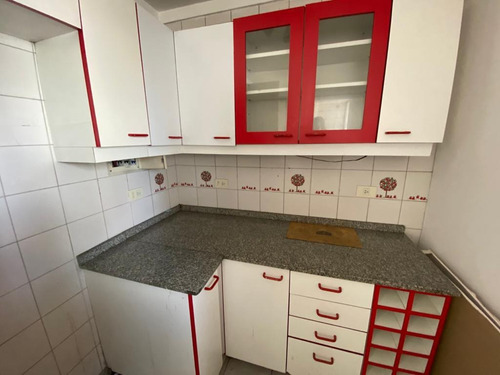 Imagen 12 de 25 de Semipiso 4 Ambientes En Venta, Villa Crespo - Balcón Corrido, A Refaccionar