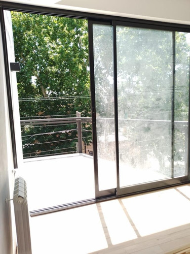 Departamento A La Venta De 3 Ambientes Con Terraza Privada En Edificio Plaza Azopardo - Adrogue