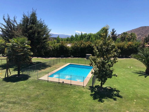 Exclusiva Parcela Con Elegante Casa Mediterrranea