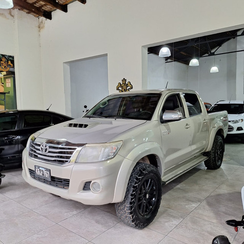 Toyota Hilux 3.0 Cd Srv Cuero I 171cv 4x4 5at