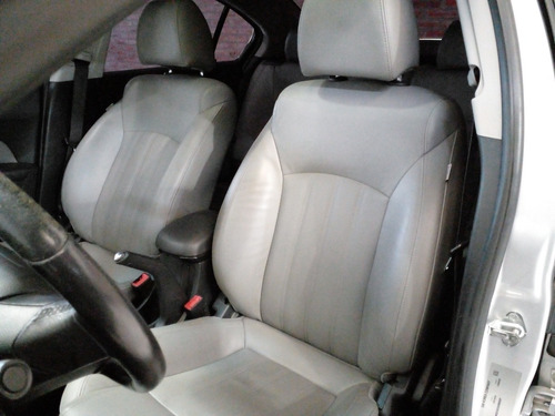 Imagen 11 de 15 de Chevrolet Cruze 1.8 Ltz Full Techo 4 Puertas Baul 2012