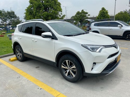 Imagen 13 de 25 de Toyota Rav 4 2017 Street 4x2