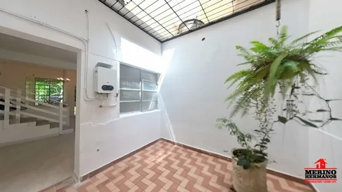Casa-local En Venta En Medellín - Laureles Lorena