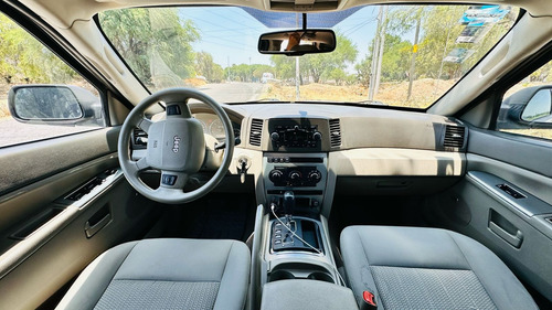 Jeep Grand Cherokee 3.7 Laredo V6 4x2