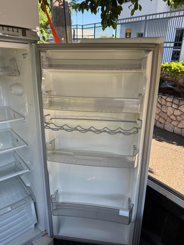 Vendo Geladeira Semi Nova, Sem Defeito