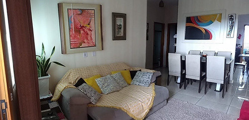 Imagem 3 de 12 de Vende-se Casa Sobreposta/ Apartamento (1° Andar)