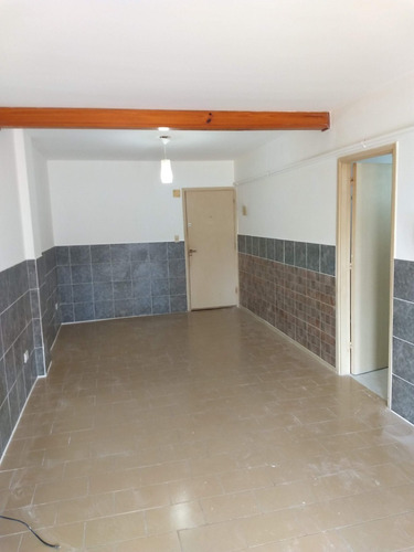 Imagen 2 de 8 de Comodo Departamento De Un Ambiente En Mar De Ajo Con Cochera A Tres Cuadras Del Mar