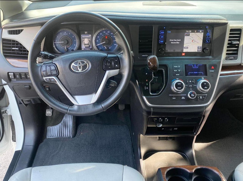 Toyota Sienna 3.5 Limited At