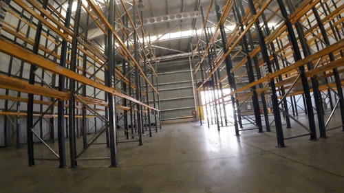 Excelente Bodega En Sector Industrial - San Bernardo.