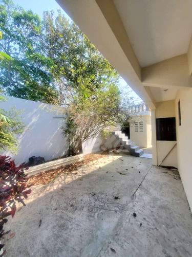 Imagen 26 de 27 de Amplia Casa En Venta. Gurabo (jpc-225)