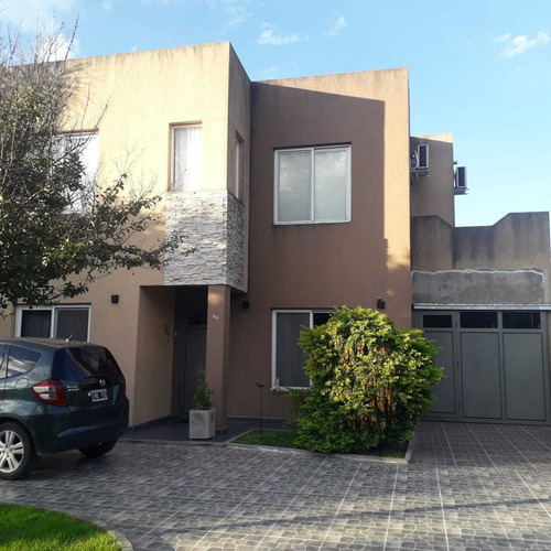 Casa En Venta De 4 Amb En Barrio Cerrado El Hornero, Pilar, G.b.a. Zona Norte
