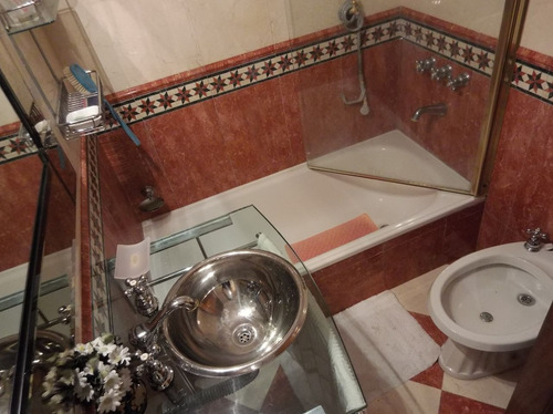Imagen 29 de 30 de Gran Piso De 160m2 Con Cochera 5 Ambientes 4 Baños Todo Muy Bue Estado