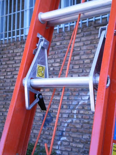 Escaleras Dielectrica Fibra Extensible 24 Escalones 6.30 M Naranja