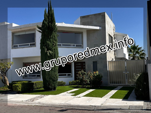 Casa En Venta En Pedregal De Vista Hermosa Querétaro