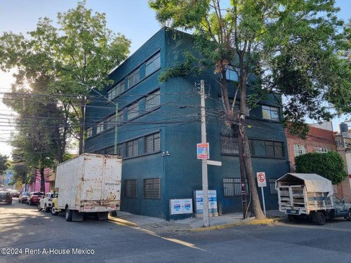 Edificio En Renta En Esquina Con Elevador En Azcapotzalco Cv 24-2900