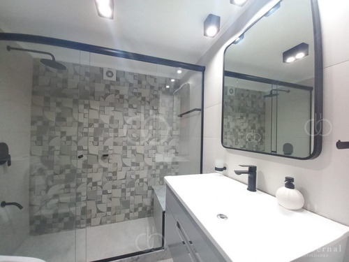 Imagen 14 de 27 de Vende Apartamento De 2 Dormitorios Y Medio En Chiverta, Reciclado Completo. Punta Del Este