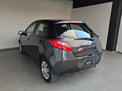 Imagen 10 de 11 de Mazda Mazda 2 2014 1.5 Touring At