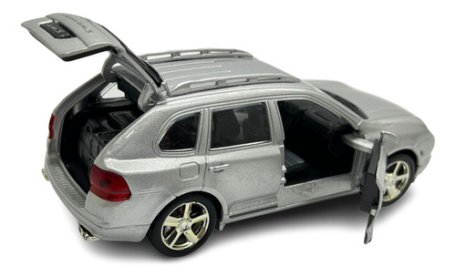 Miniatura Porsche Cayenne S Prata Acende Luz E Som 1:32
