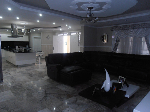 Hermosa Quinta En Venta Ubicada En Urb San Jacinto En Maracay Db 25-14208