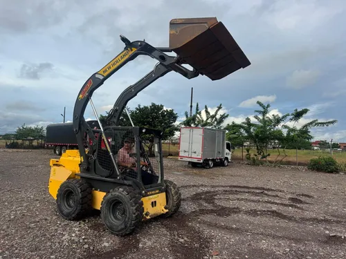 Minicargador New Holland L323 Año 2021