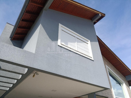 Imagem 3 de 15 de Casa De Alto Padrão Com Piscina Em Pereque - 4607