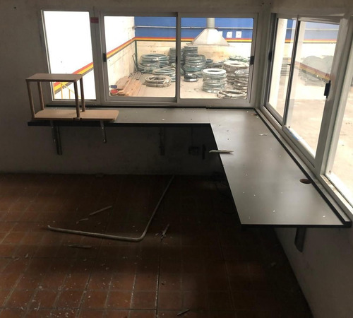 Venta De Deposito De 780 M2 En Pompeya