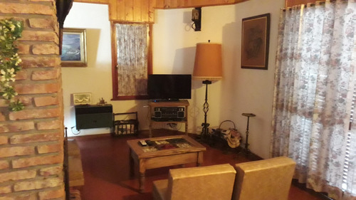 Chalet Excelente Ubicación Incluye Parque Con Salida A Dos Calles, Oportunidad. Dueño Vende.